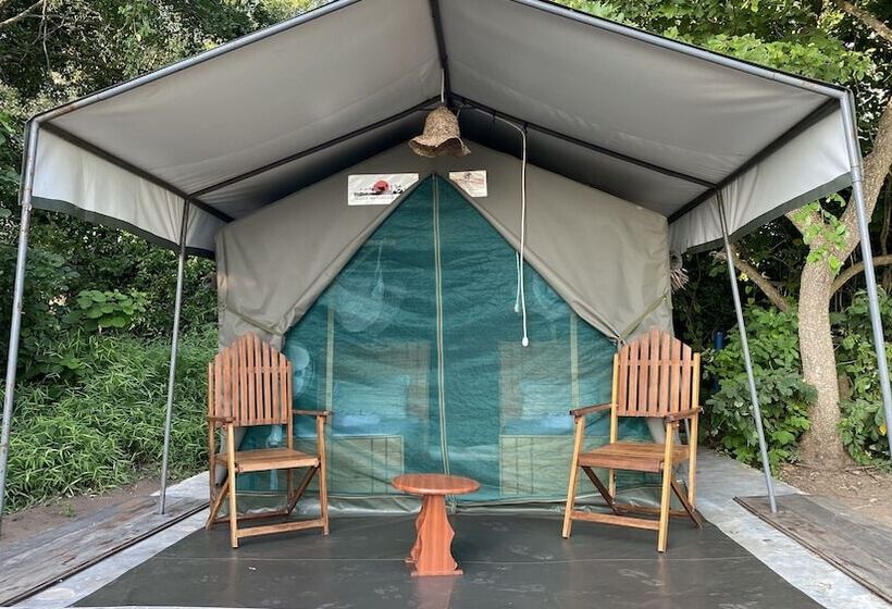 בית מלון כפרי Selous Mapumziko Lodge