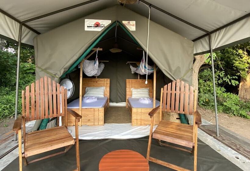 בית מלון כפרי Selous Mapumziko Lodge