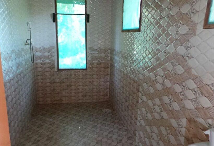 בית מלון כפרי Selous Ngalawa Camp