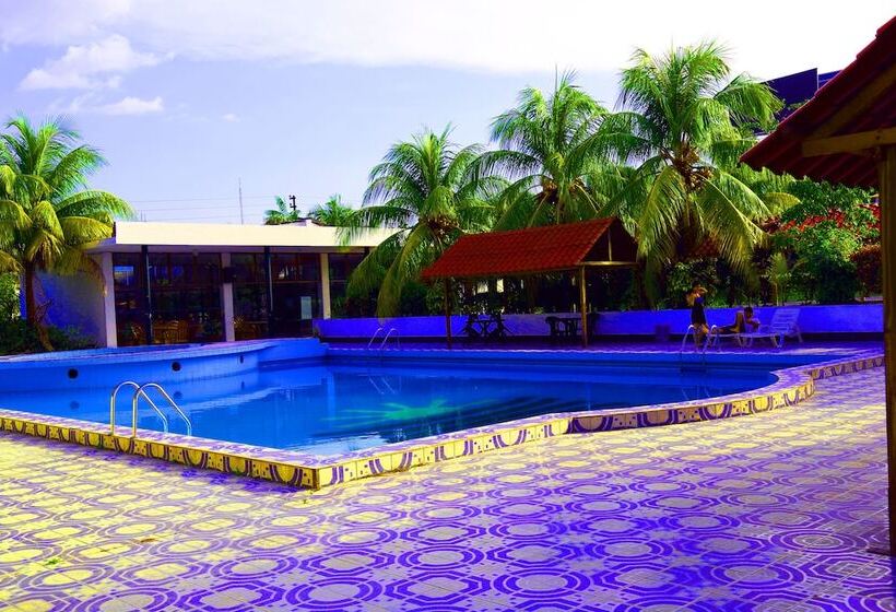 هتل Sol Del Oriente