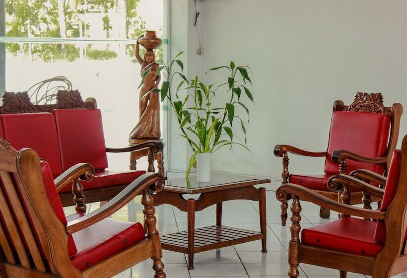 هتل Sol Del Oriente