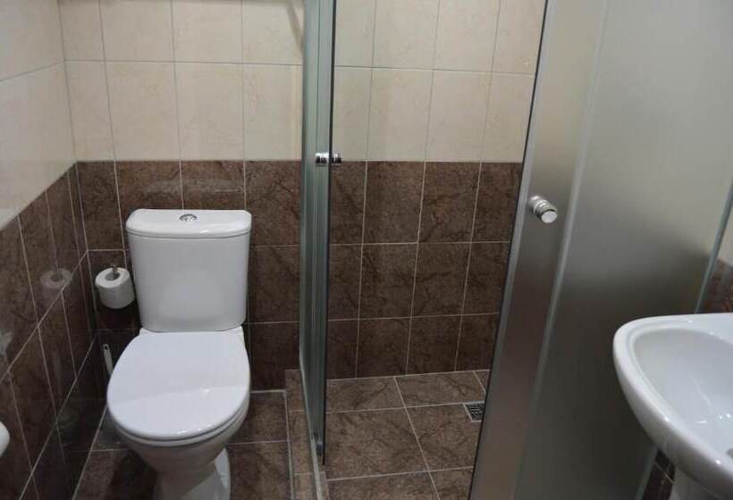 هتل Spasatel V Besedah