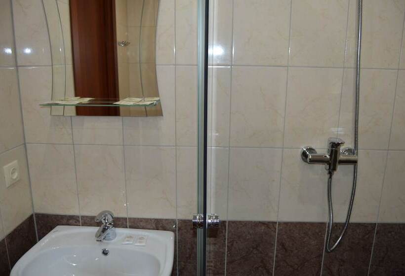 هتل Spasatel V Besedah