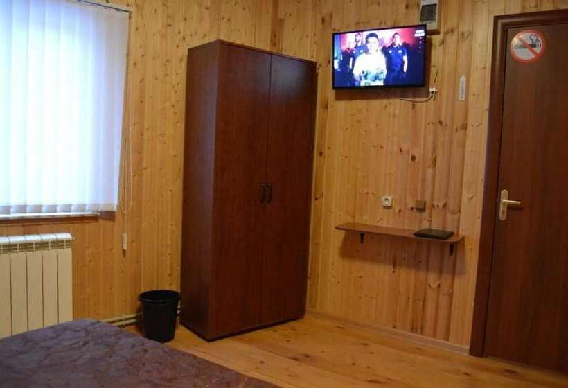 هتل Spasatel V Besedah