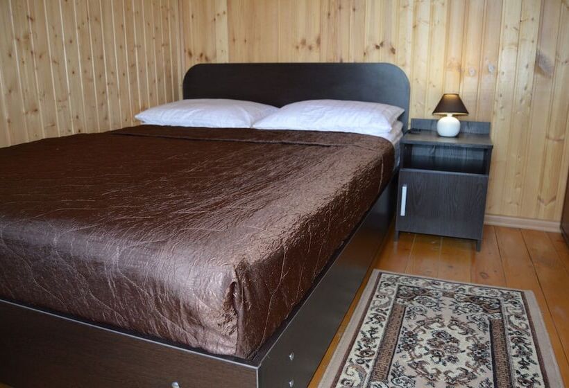 هتل Spasatel V Besedah