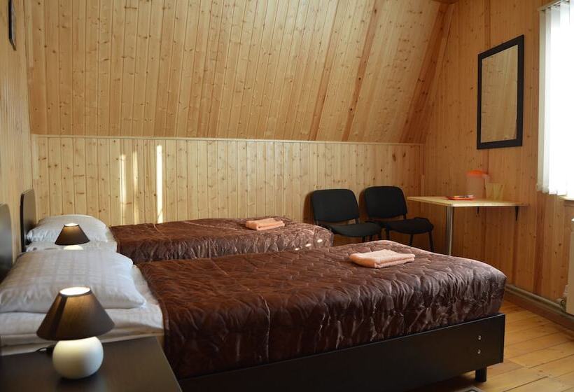 هتل Spasatel V Besedah