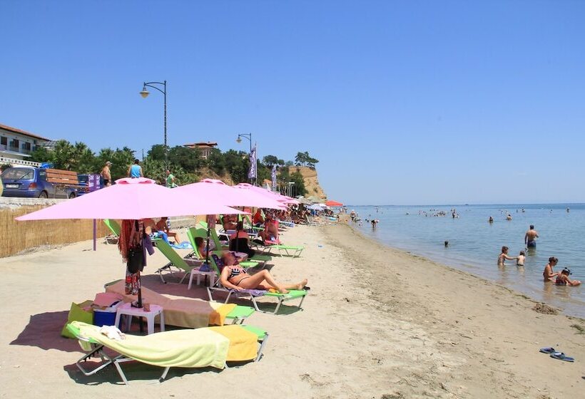 בית מלון כפרי Star Beach Resort