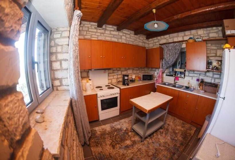 בית מלון כפרי Stone Maisonettes