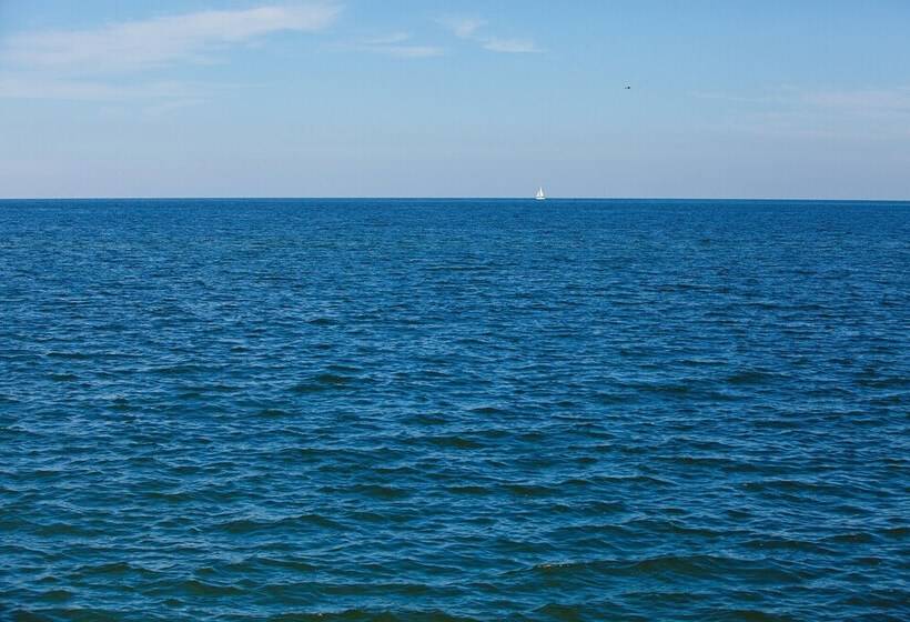 Отель Sun Retreats Gwynn S Island