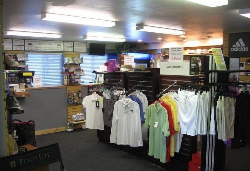 فندق Terrace Lakes Resort