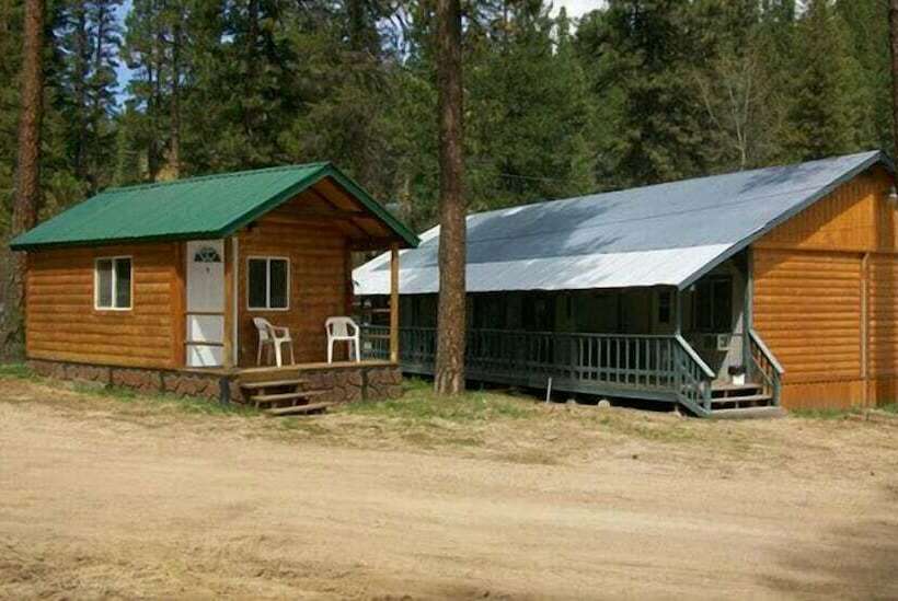 فندق Terrace Lakes Resort