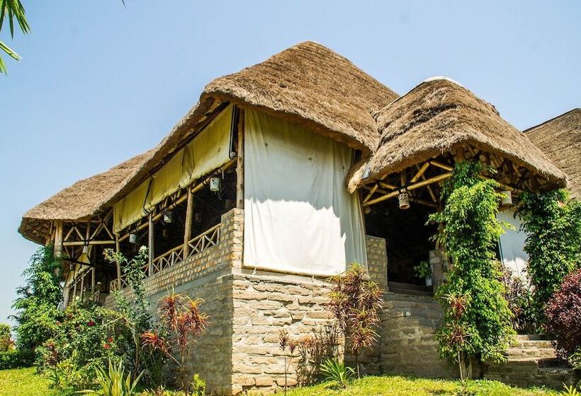 هتل The Baboon Safari Resort