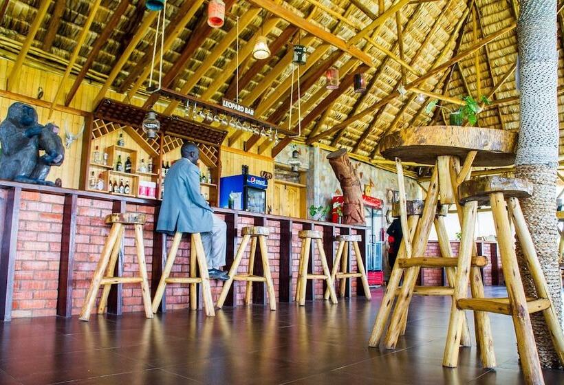 هتل The Baboon Safari Resort