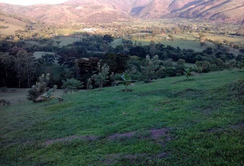 هتل The Crested Crane Bwindi