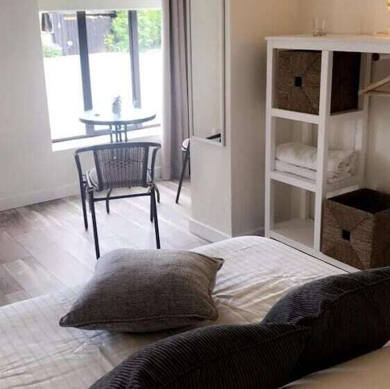 Отель Wildwood Lodge