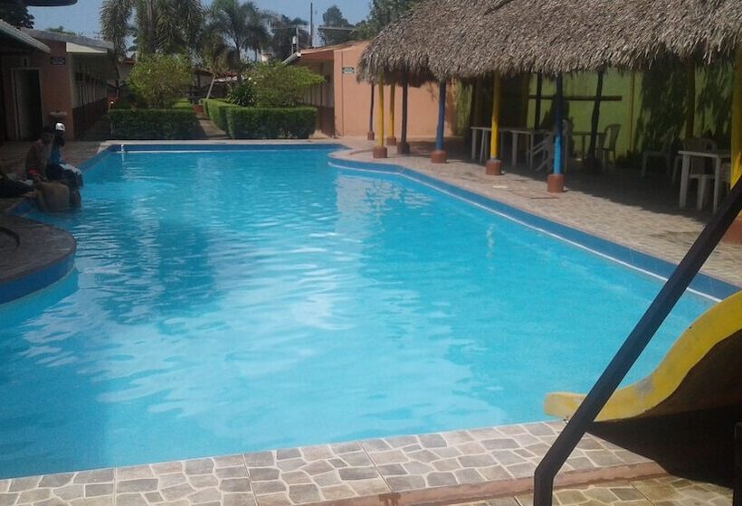 فندق Y Restaurante Charlie S