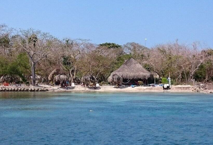 Media Luna Hostel Baru