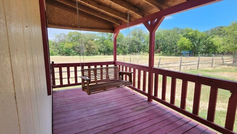 Mendelbaum Winery Guest Cabins