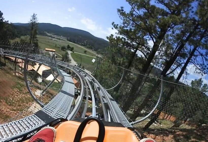 모텔 Rockerville Lodge & Cabins