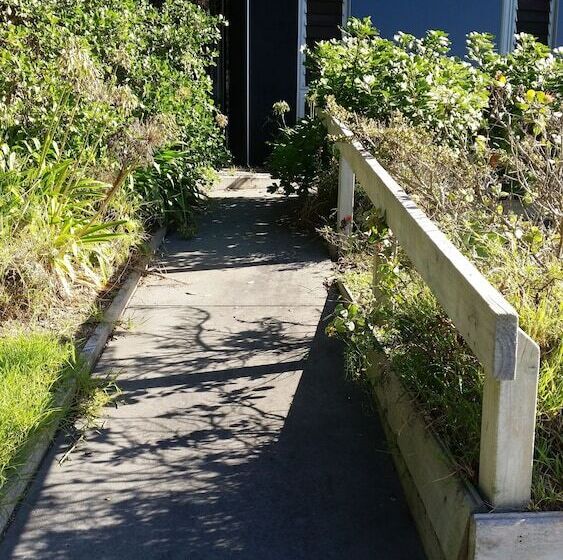 Ohiwa Beach Apartments Motel