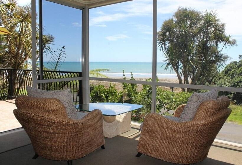 Ohiwa Beach Apartments Motel