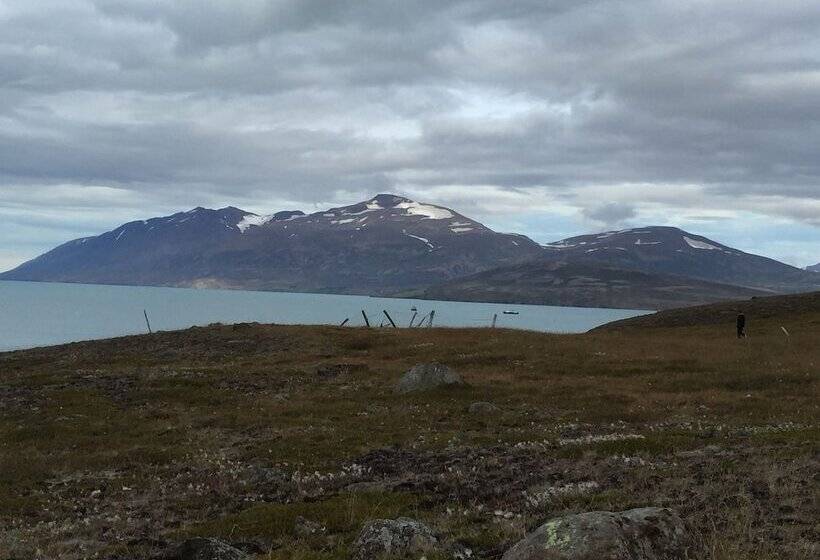 پانسیون Arnarnes Paradis