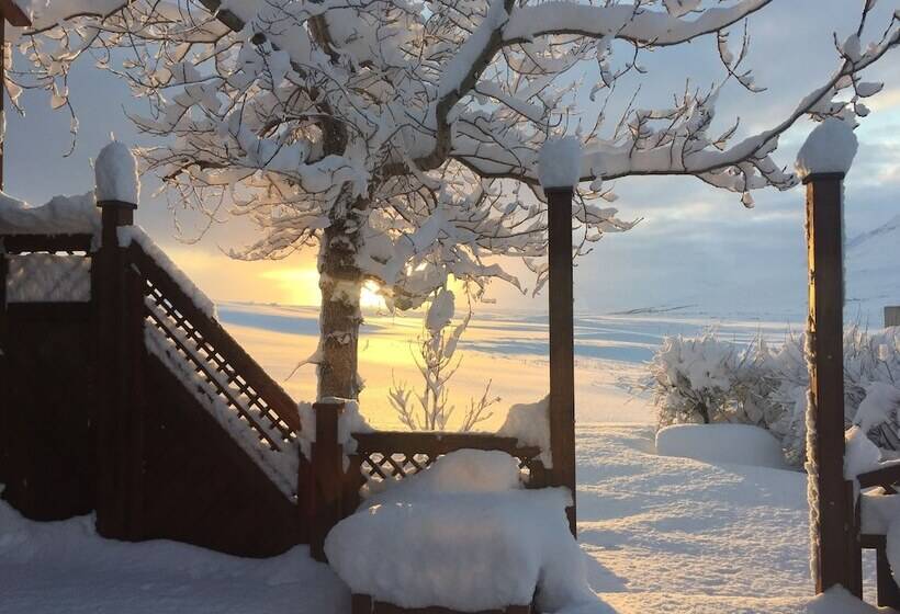 پانسیون Arnarnes Paradis