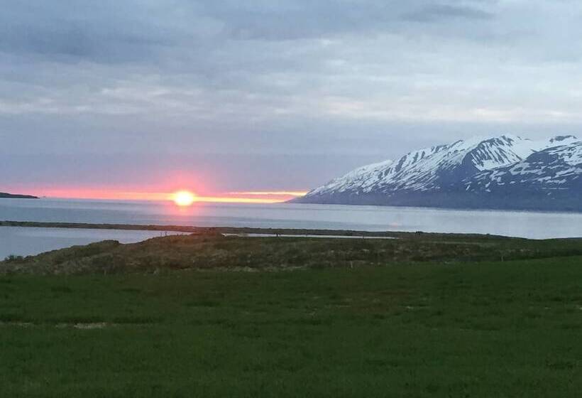 پانسیون Arnarnes Paradis