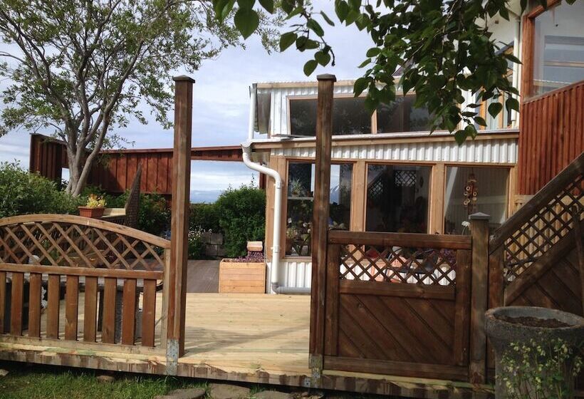 پانسیون Arnarnes Paradis