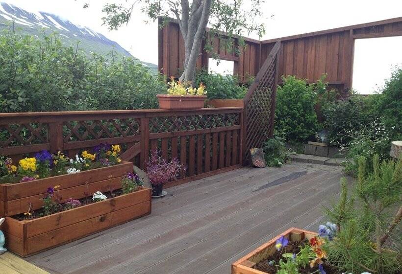 پانسیون Arnarnes Paradis