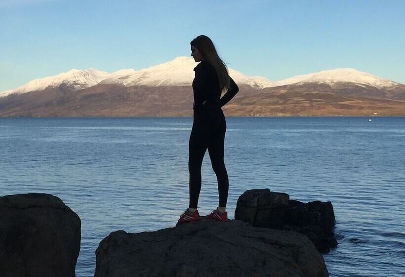 پانسیون Arnarnes Paradis