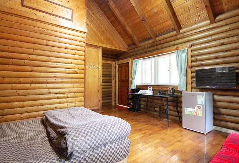 پانسیون Double Lake Villa