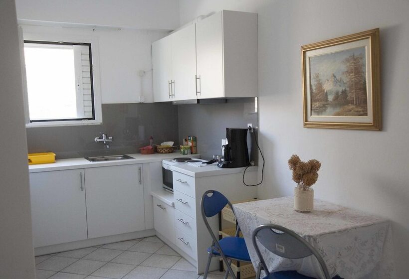 פנסיון Filia Rooms & Apartments