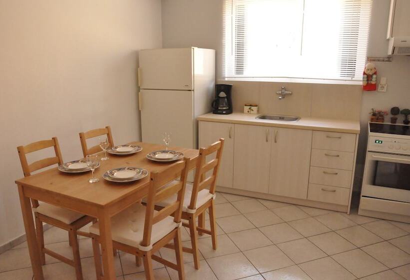 פנסיון Filia Rooms & Apartments