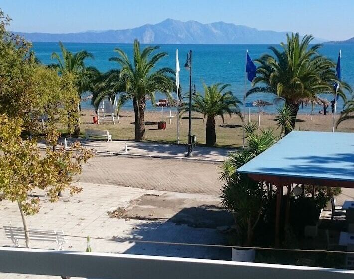 ペンション Flisvos Rooms