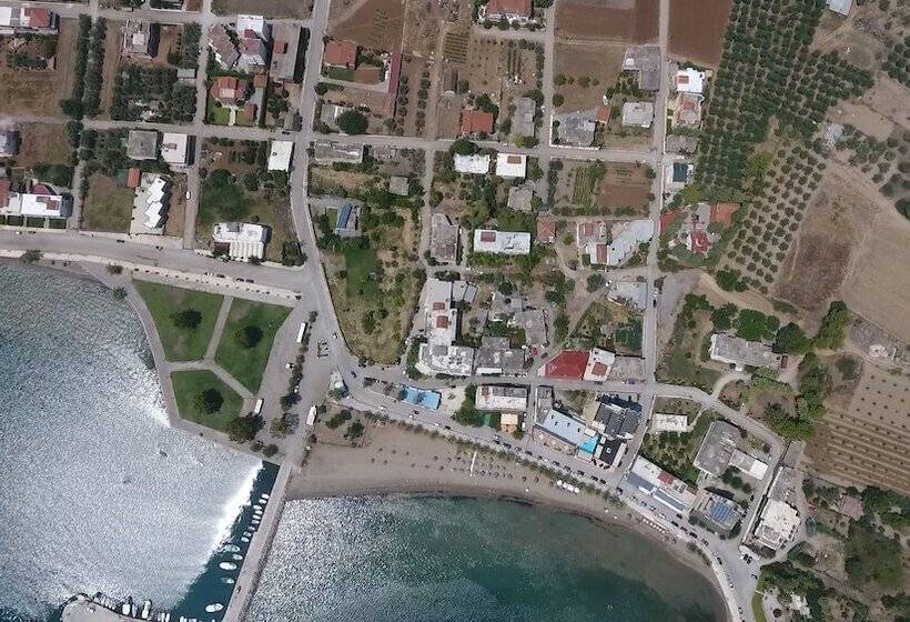 ペンション Flisvos Rooms