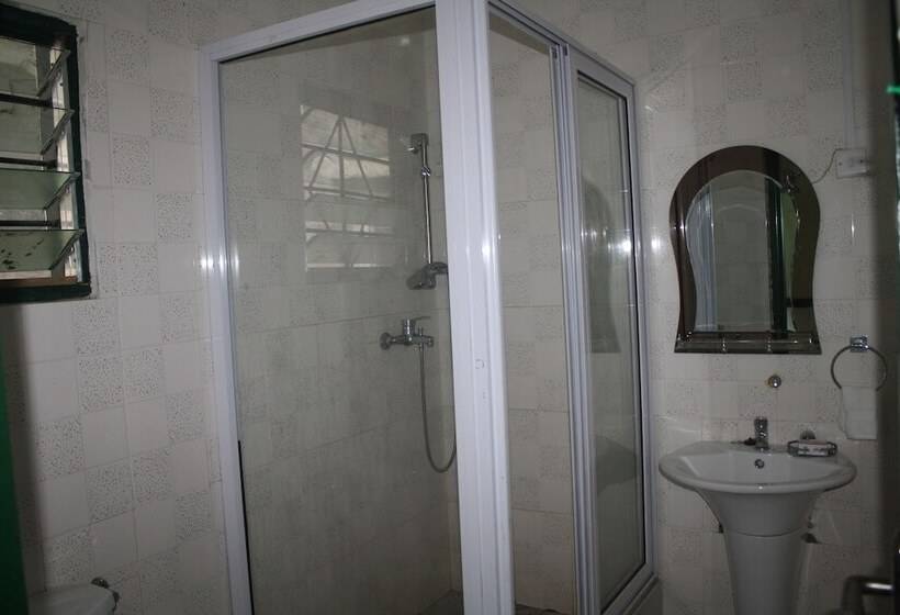 بنسيون Godville Guest House