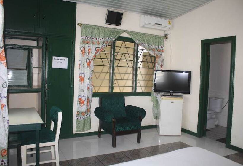 פנסיון Godville Guest House