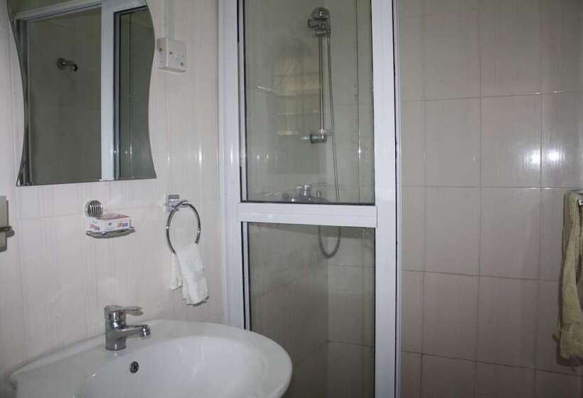 פנסיון Godville Guest House