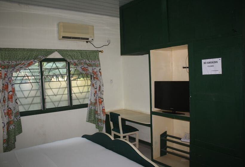 פנסיון Godville Guest House