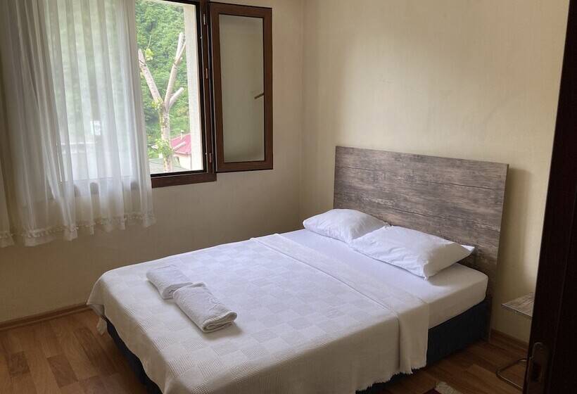 ペンション Lombane Apart