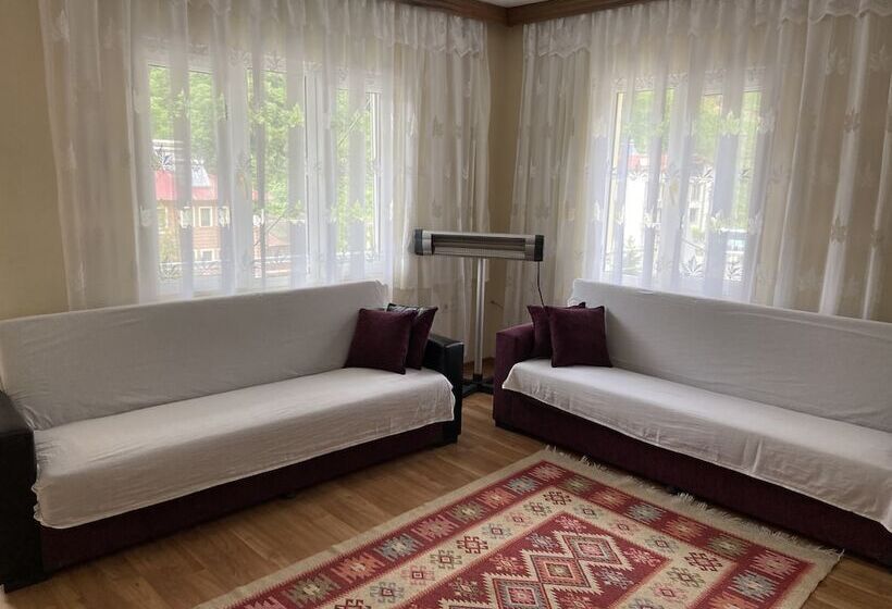 ペンション Lombane Apart