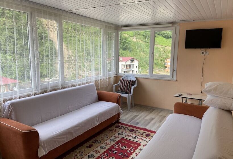 ペンション Lombane Apart