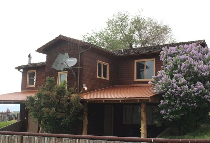 بنسيون Monster Lake Ranch