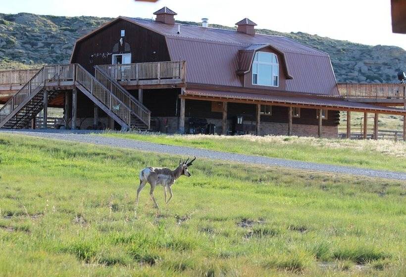 بنسيون Monster Lake Ranch
