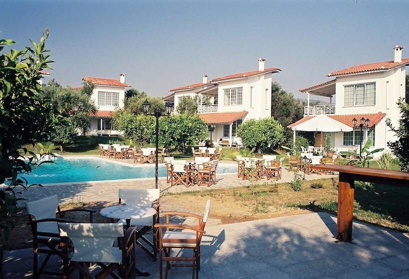 פנסיון Nicolas Village Club