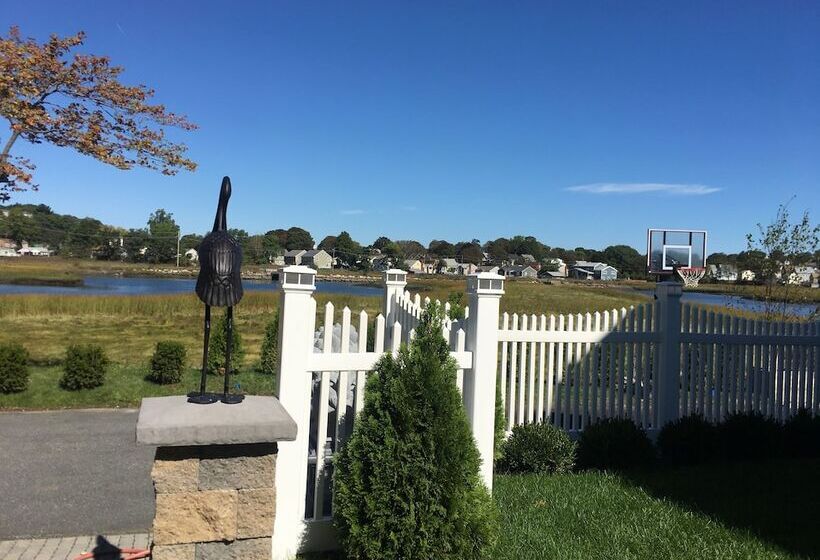 بنسيون Rooms In Family House In Salem Boston