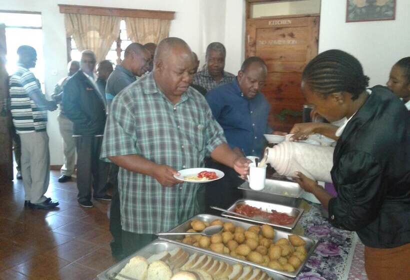 ペンション St. Eugene S Hostel