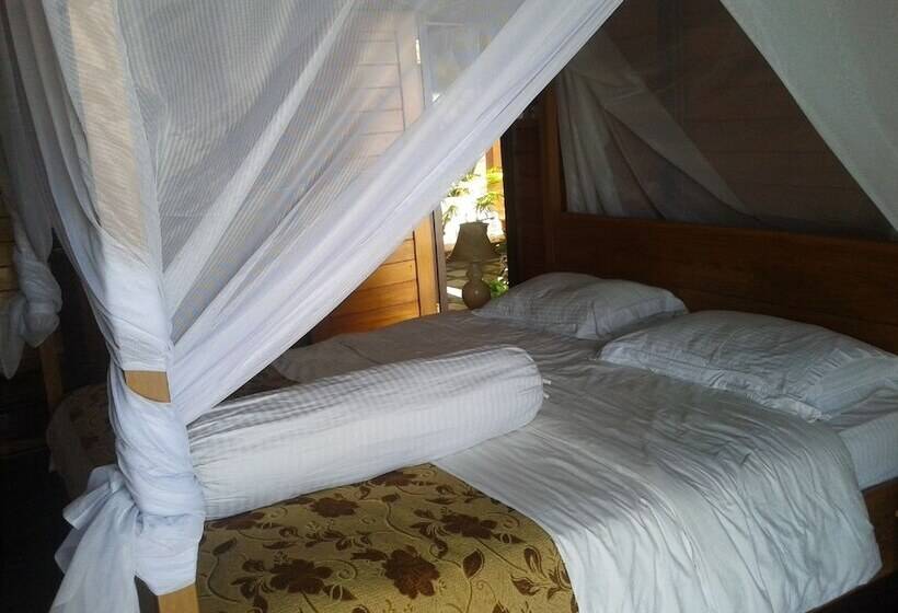 פנסיון Tanta Moon Luxury Villas Siladen Island