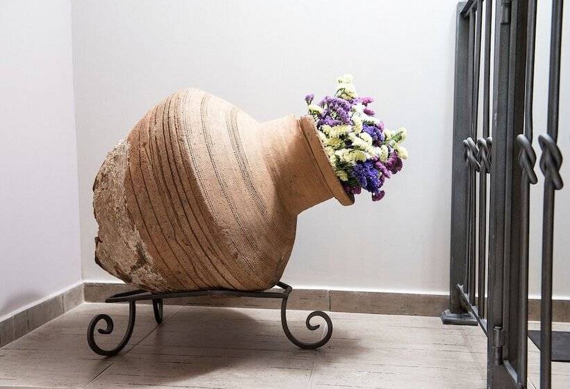 פנסיון Thalia Traditional Guest House